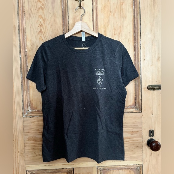 Women’s grey medium tshirt - Picture 1 of 2